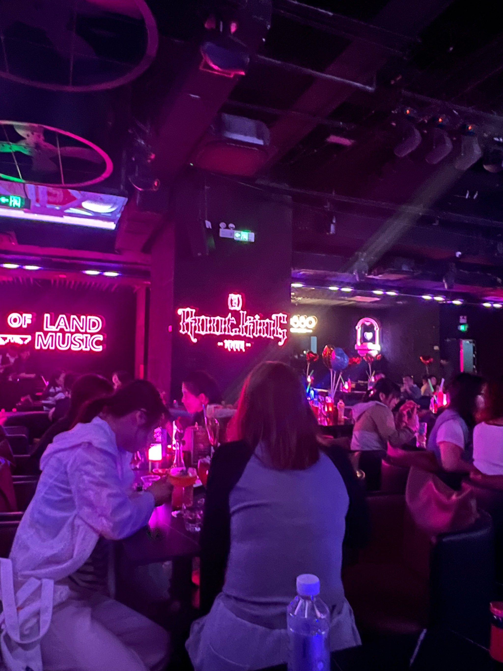 襄阳商务ktv哪里有好去处-保康县ktv预定